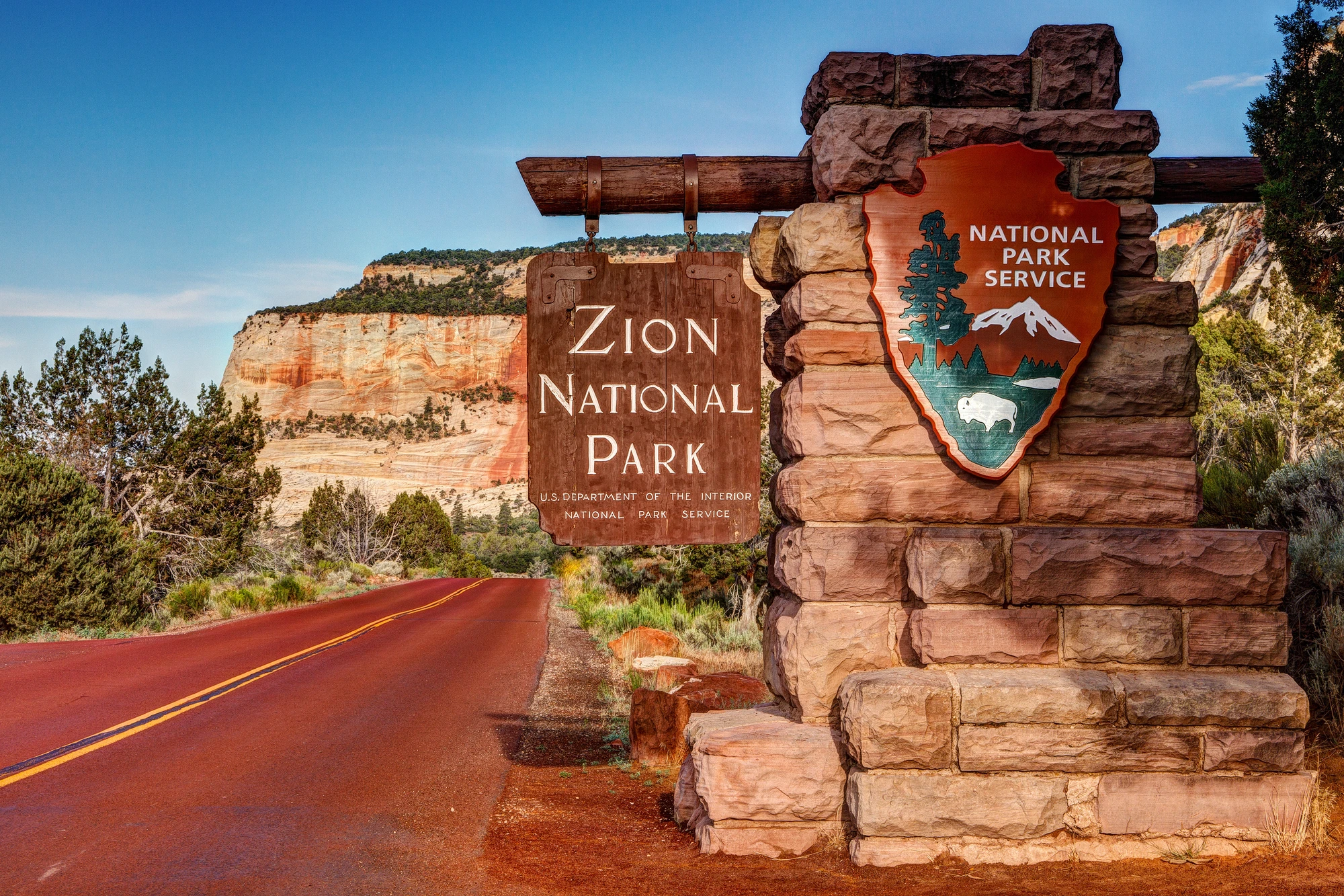 Zion at the Edge: Hiking, Canyoneering and Quiet Mornings in the Narrows